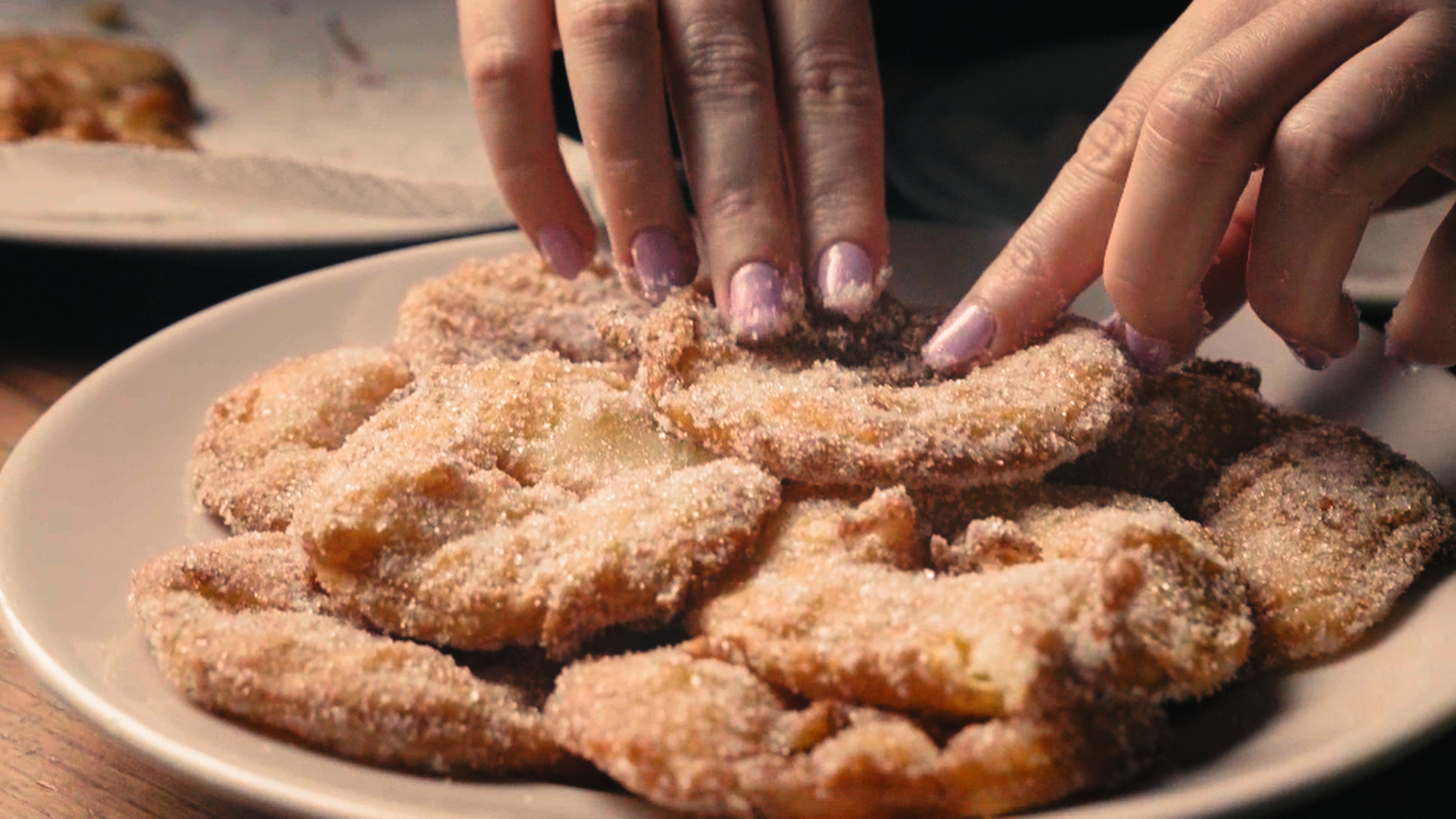 Il piatto di frittelle pronto in tavola